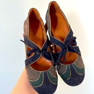 Naya suede heels, excellent condition